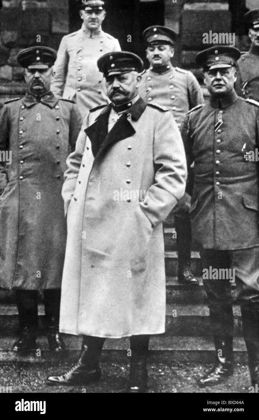 Hindenburg und Beneckendorff, Paul von, 2.10.1847 - 2.8.1934, German general, supreme commander of 8th Army 22.8.1914 - 1.11.1914, with hist staff, September 1914, , Stock Photo