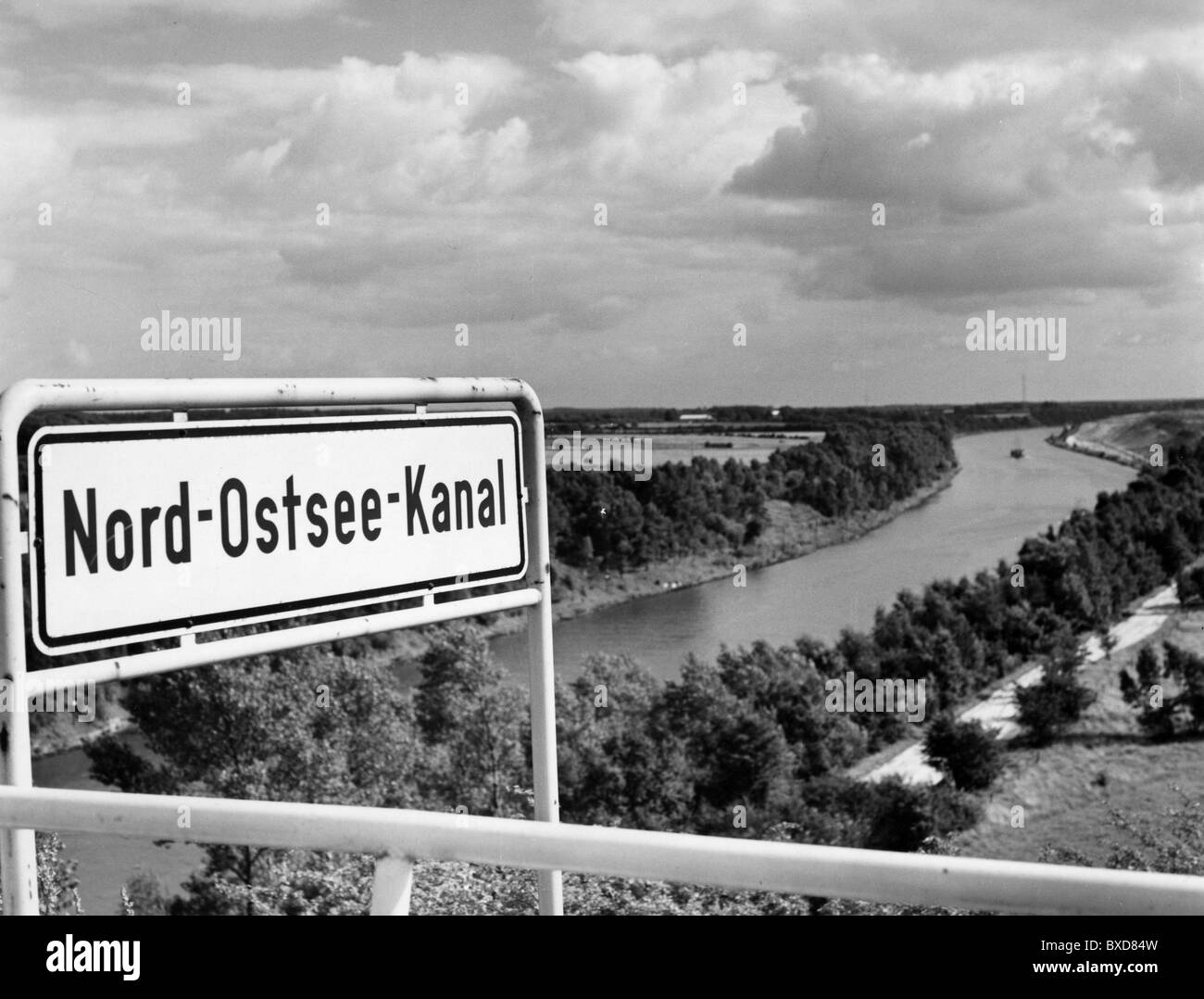 transport / transportation, navigation, canals, Germany, Kiel Canal, Grünenthal, 1960s