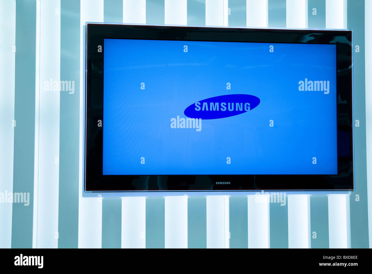 Samsung screen display hires stock photography and images Alamy