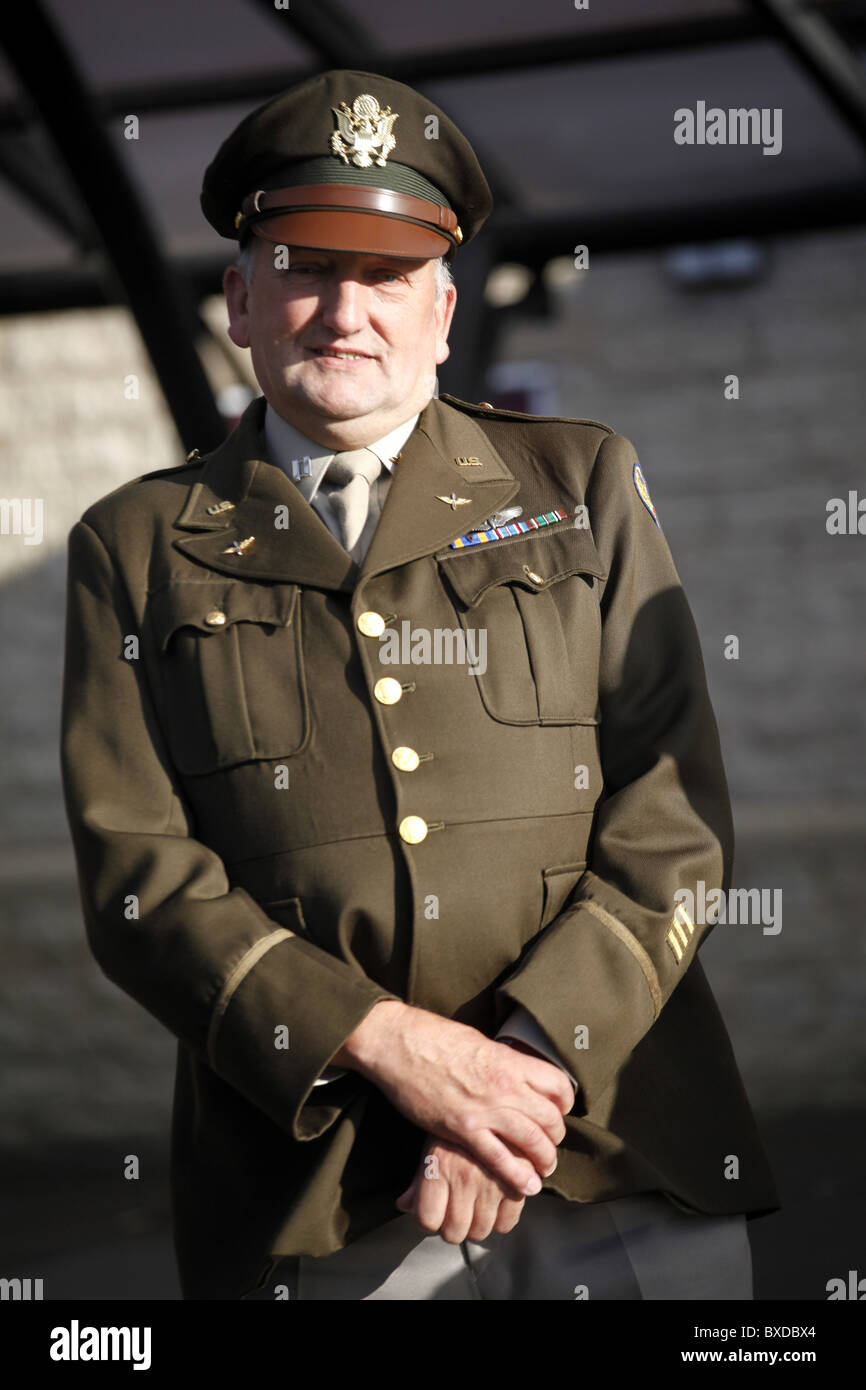 Us army officer hi-res stock photography and images - Alamy