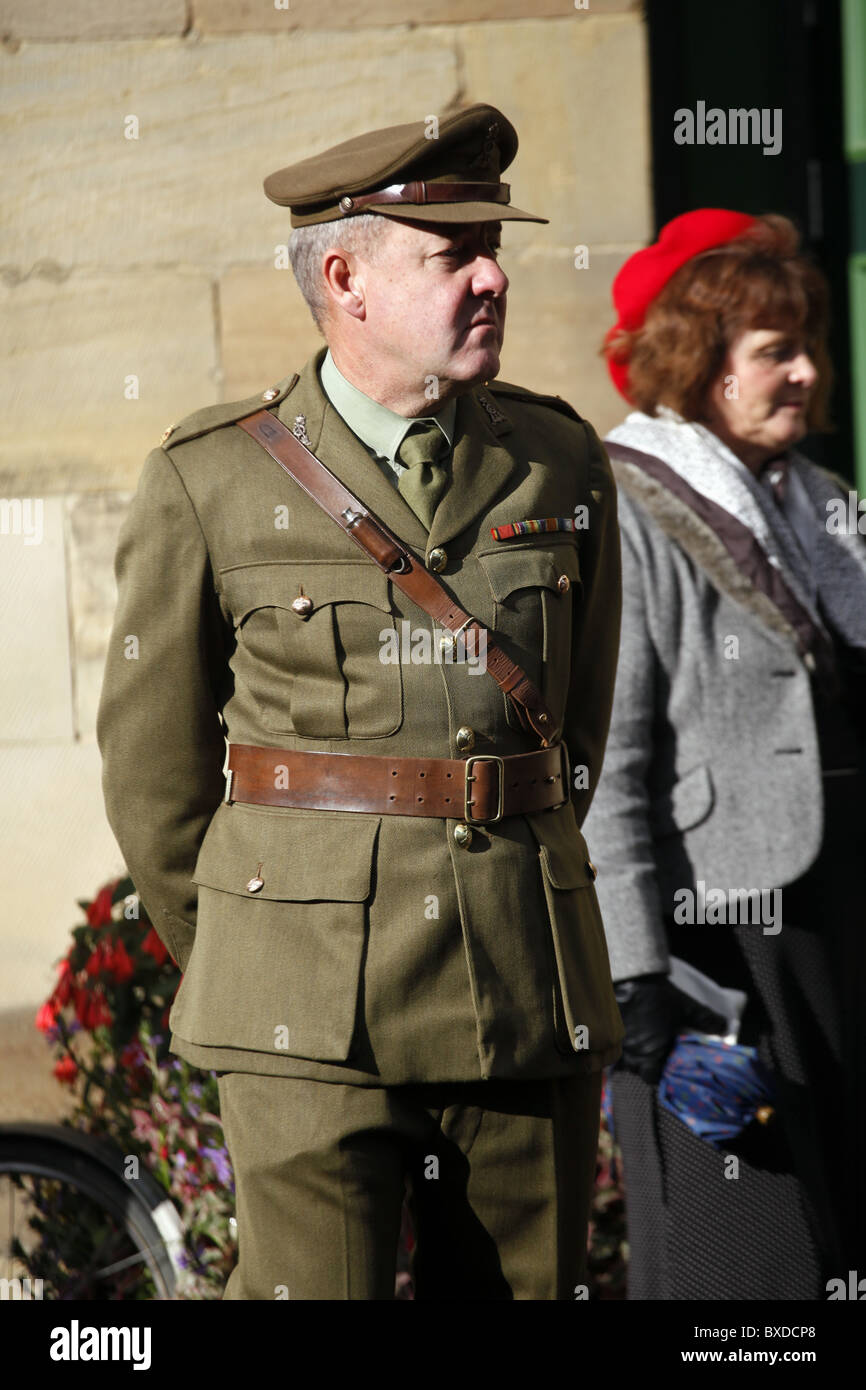 Army officer hi-res stock photography and images - Alamy