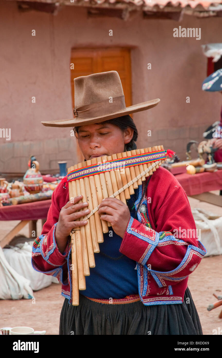 Peruvian pan pipe hi-res stock photography and images - Alamy