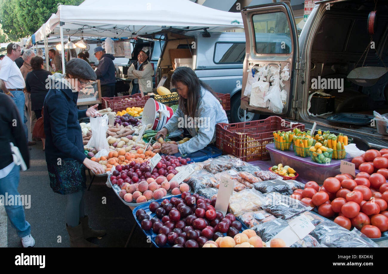 San Luis Obispo downtown has old fashion features and a Farmers Stock Photo: 33491826 - Alamy