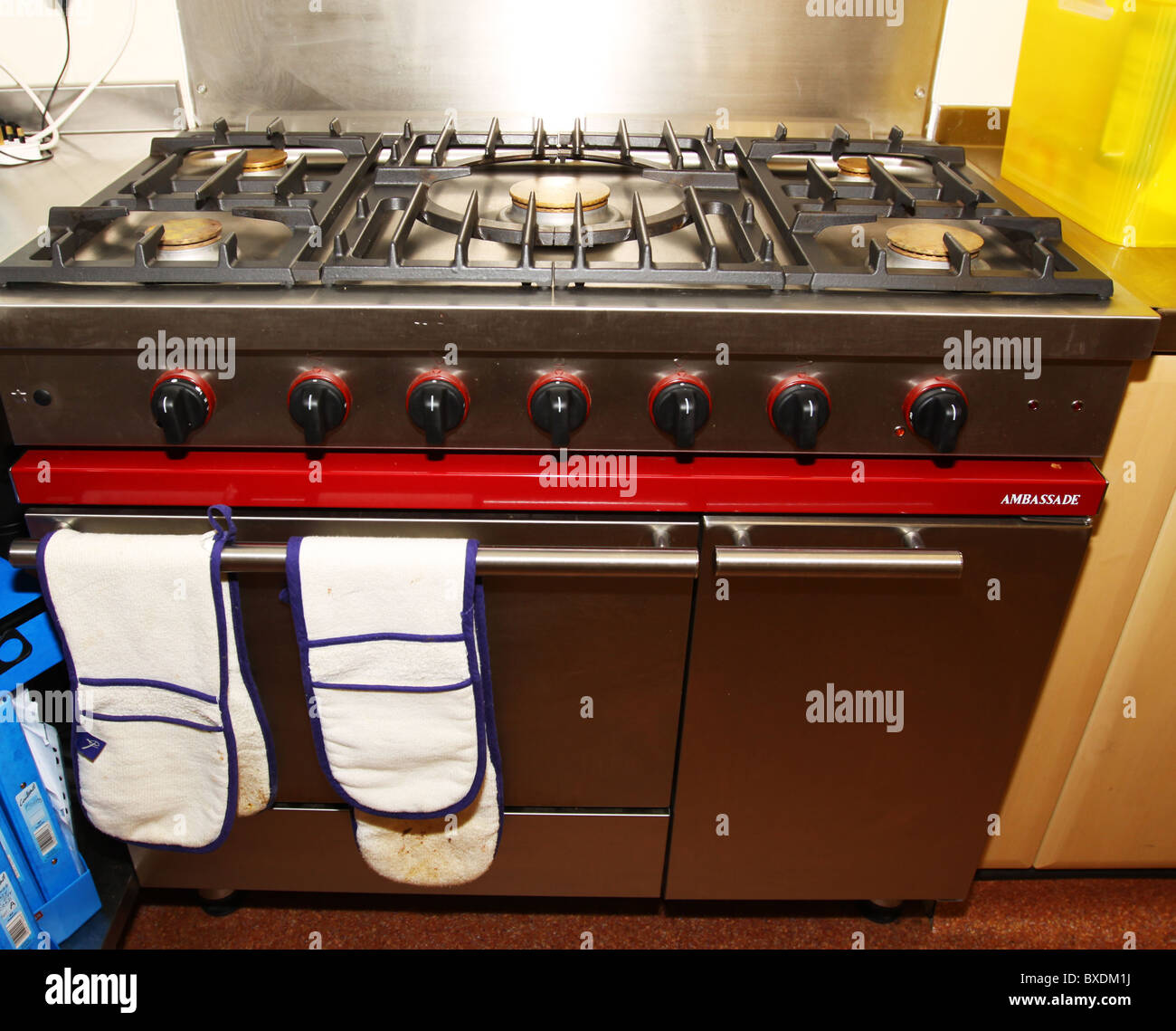 Commercial gas cooking range cooker Stock Photo Alamy