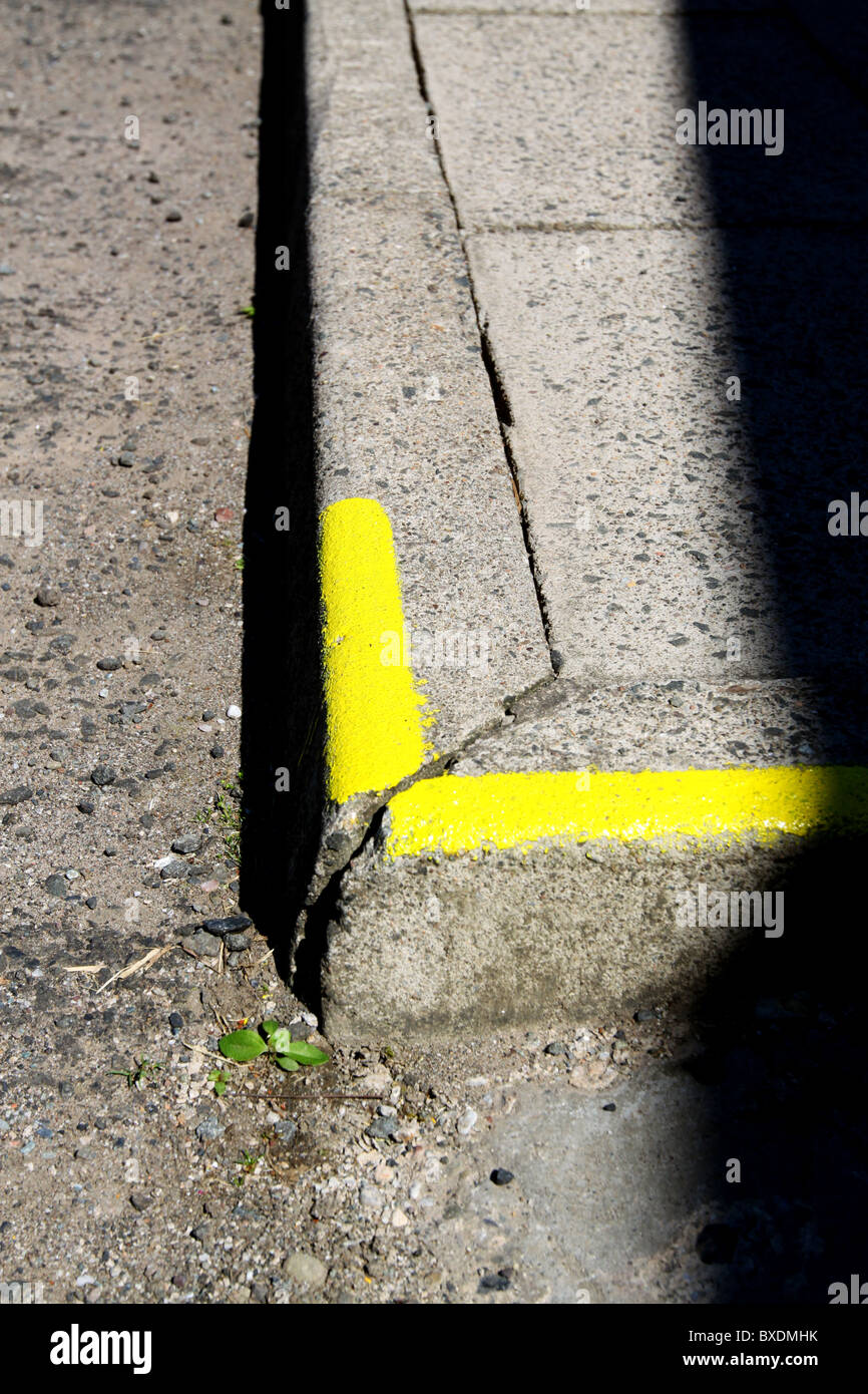 High visibility markings on outside concrete steps Stock Photo Alamy