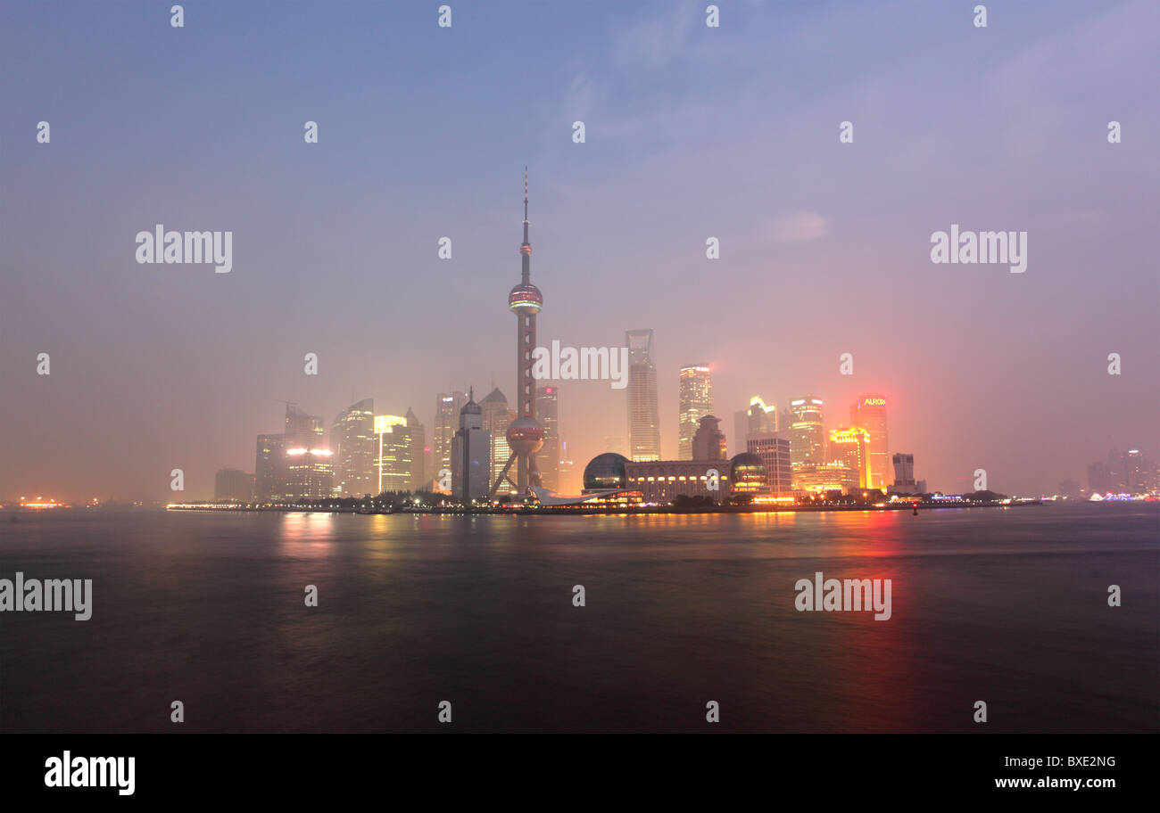 Dusk view of the pudong skyline hi-res stock photography and images - Alamy