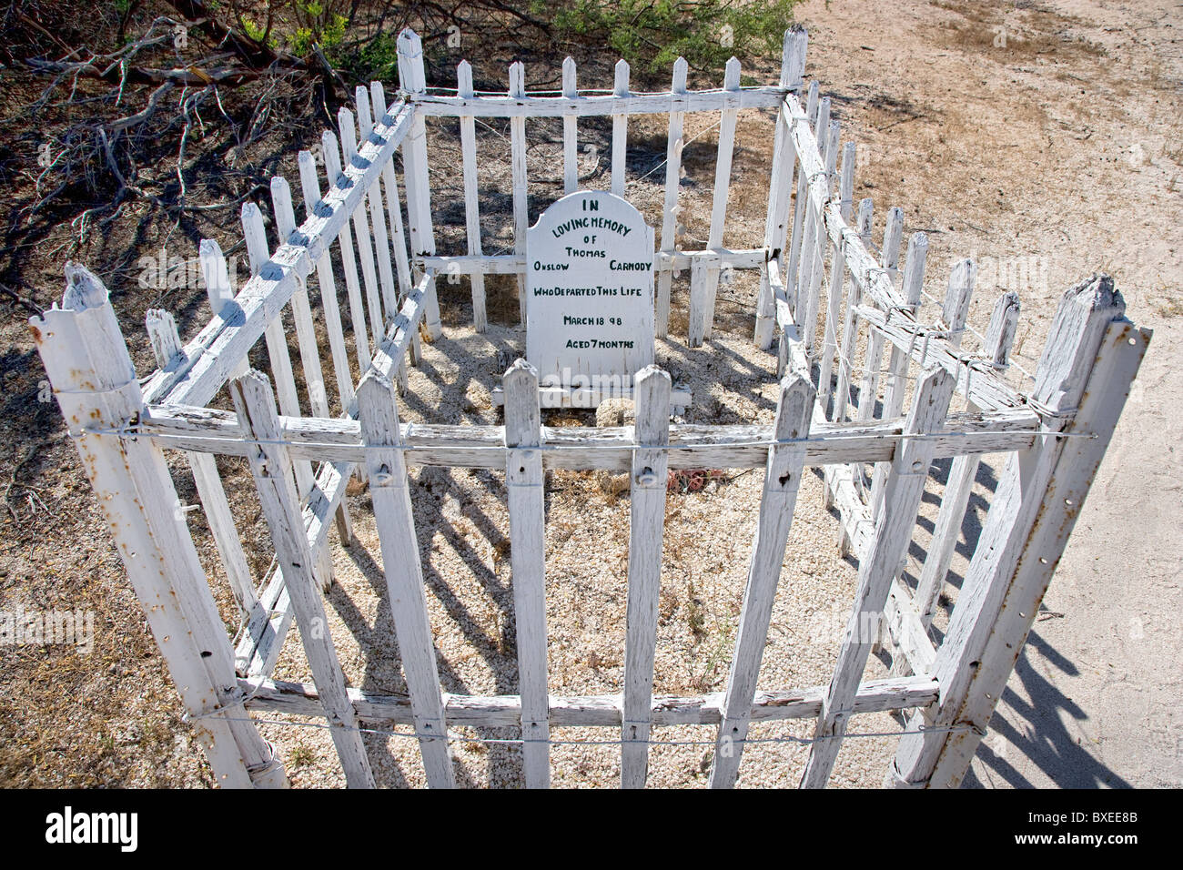 Simple fenced grave of baby Thomas Onslow Carmody at Hamelin Pool Shark Bay who died in 1898 Stock Photo