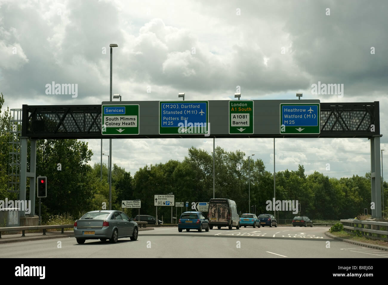 M25 Overhead Road signs Stock Photo