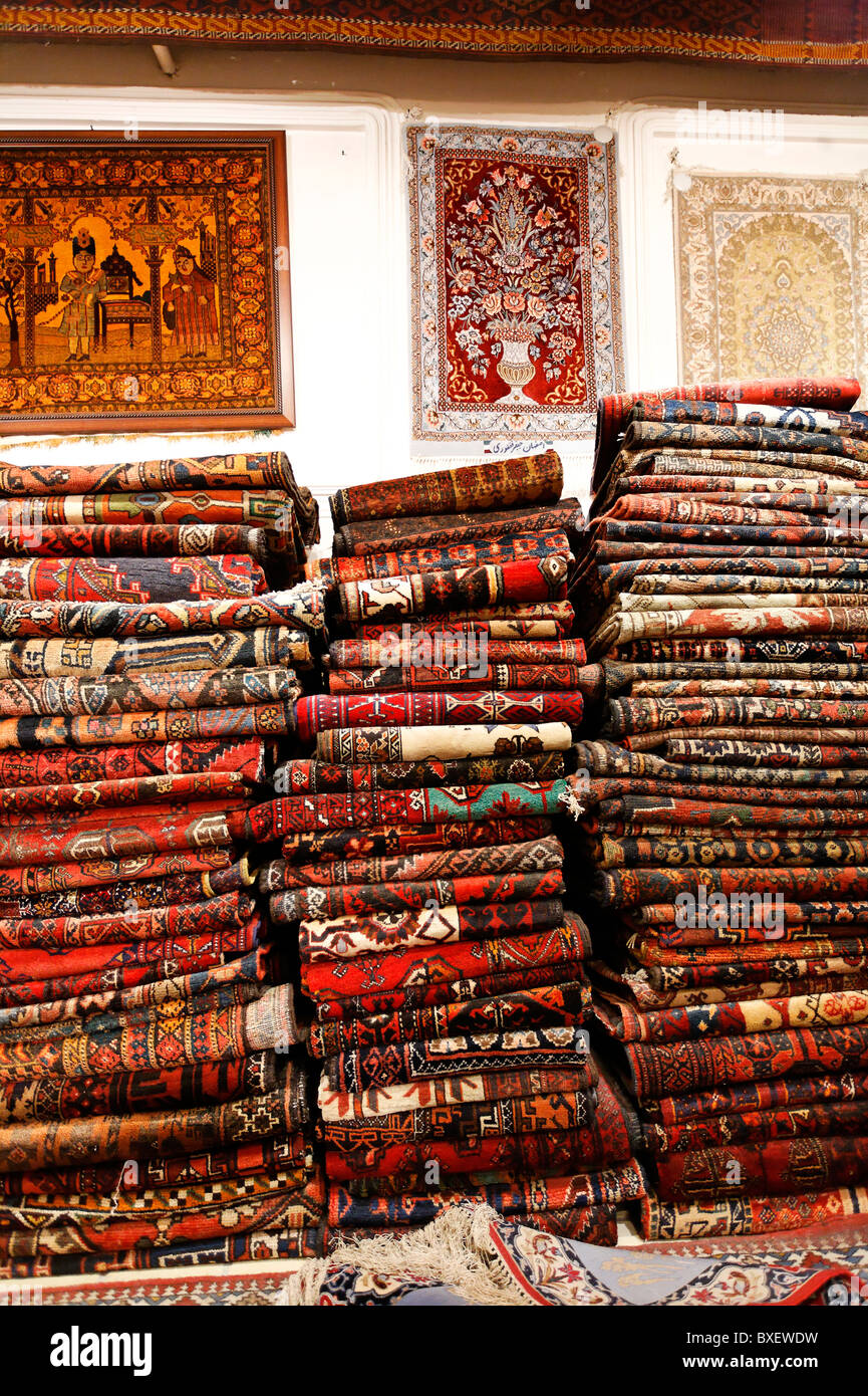 Carpet shop selling Persian carpets in Isfahan, Iran Stock Photo Alamy