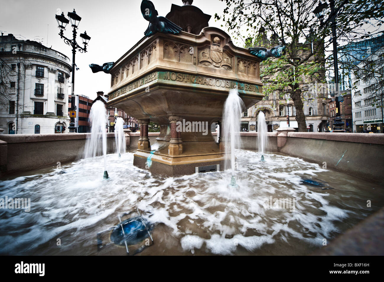 Water fountain at Albert square Manchester Stock Photo Alamy