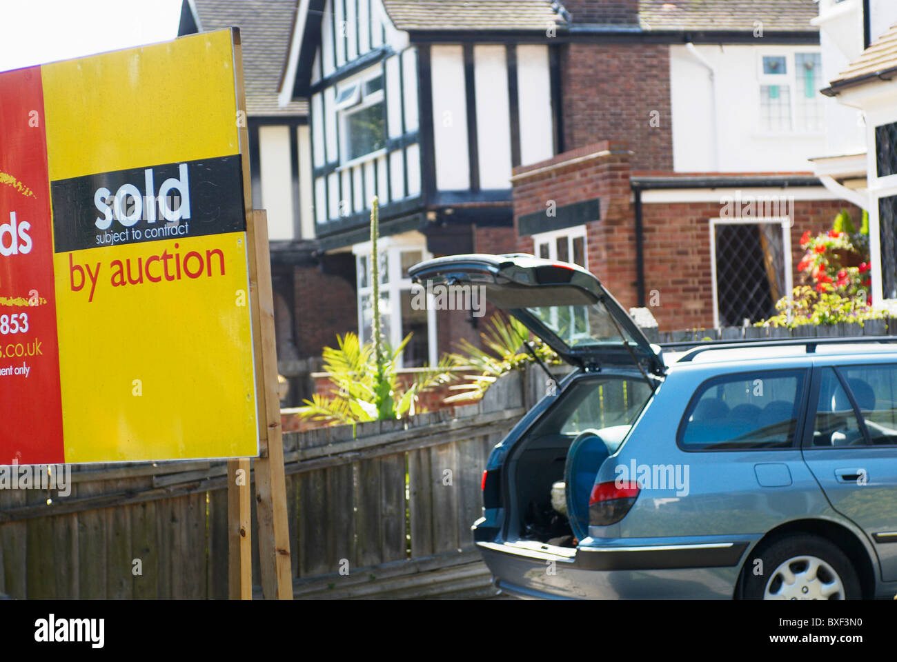 Family moving house Stock Photo Alamy