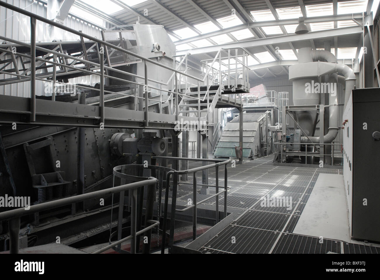 Processing and washing aggregate at a construction materials and ...