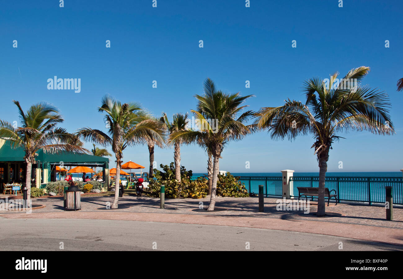 Vero Beach on the Atlantic Ocean in Florida Stock Photo Alamy