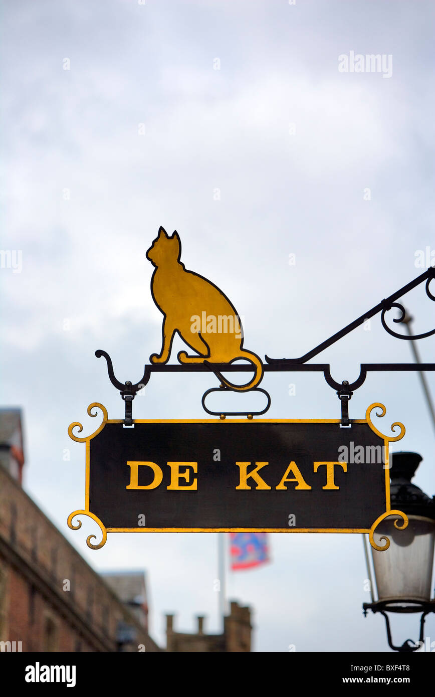 De Kat shop sign, Wollestraat, Bruges, Belgium, Europe Stock Photo