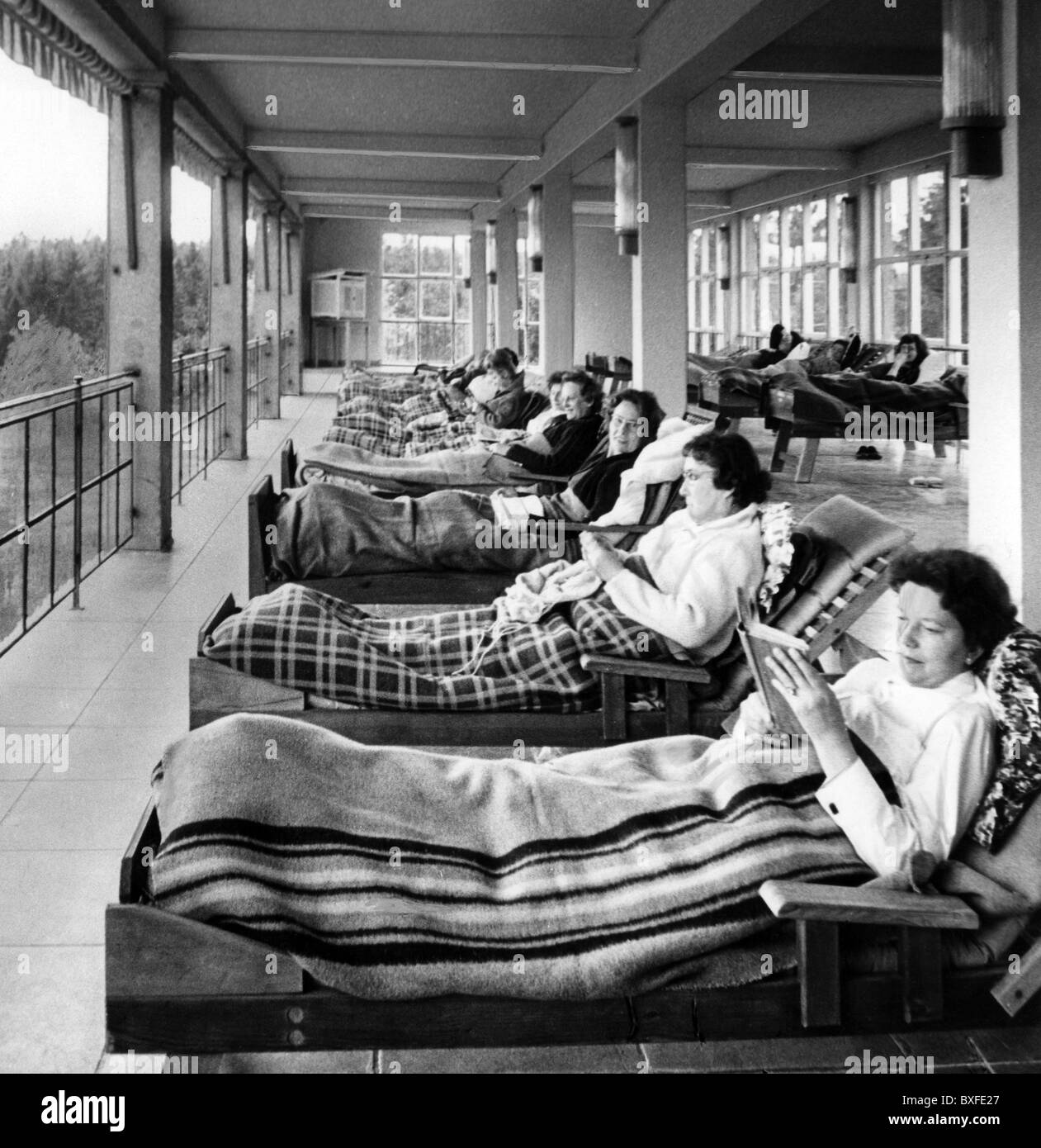 medicine, sickness, tuberculosis, treatment, patiens in a lying hall, Central Hospital for Lung Diseases, Berlin, 1950s, , Additional-Rights-Clearences-Not Available Stock Photo
