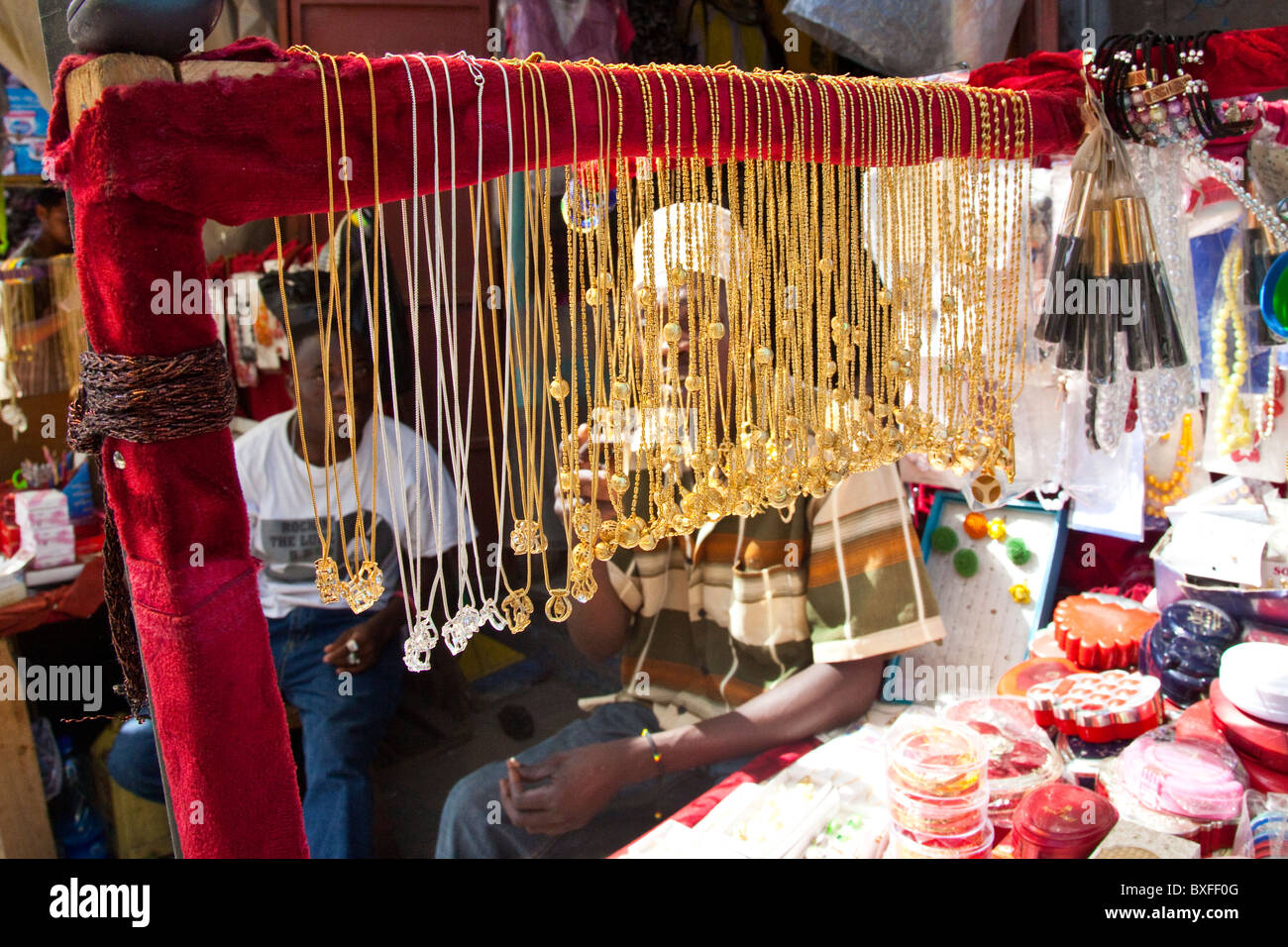 Jewelry vendor in Mombasa, Kenya Stock Photo
