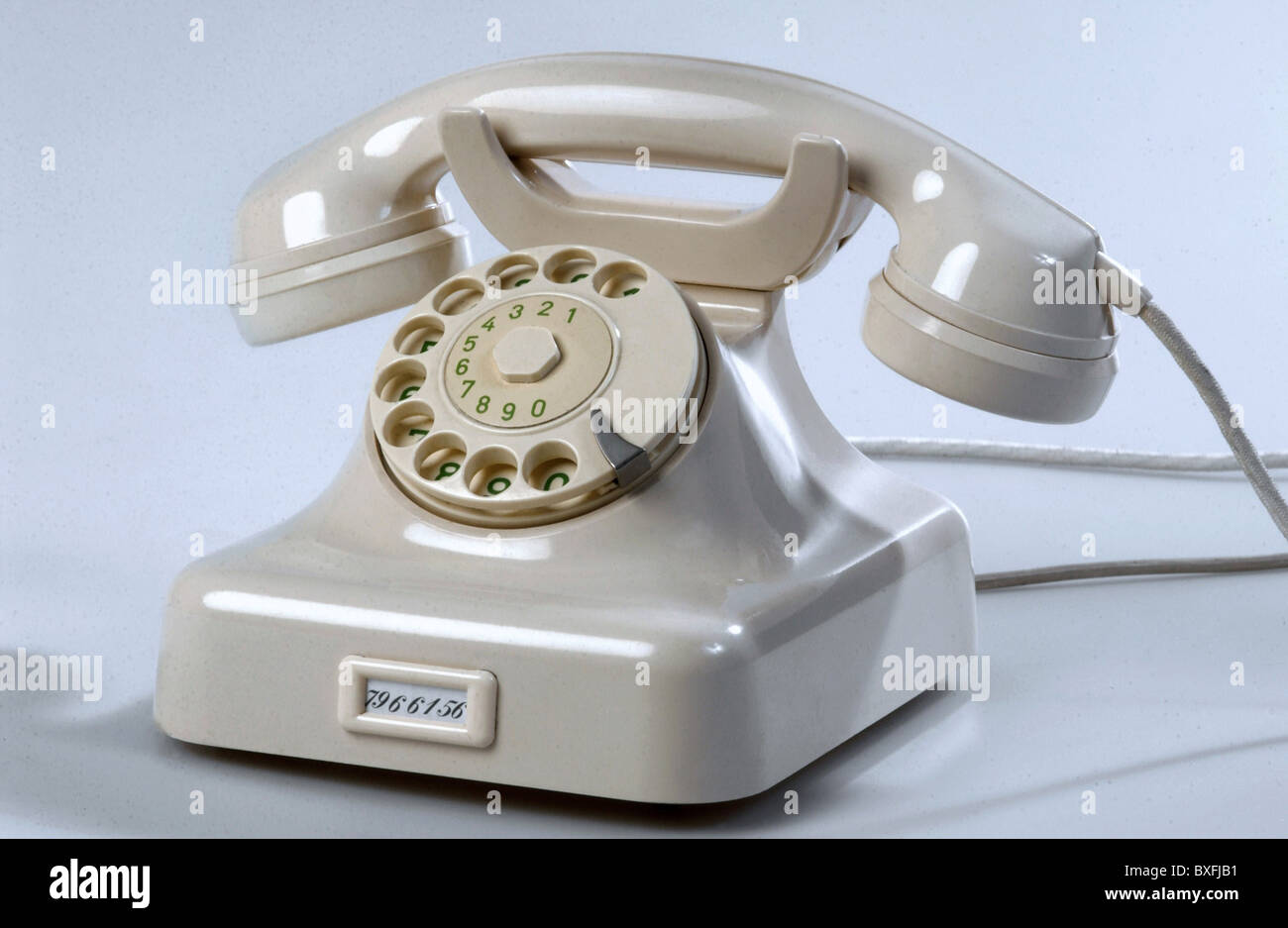 Bakelite telephone 1940's hi-res stock photography and images - Alamy