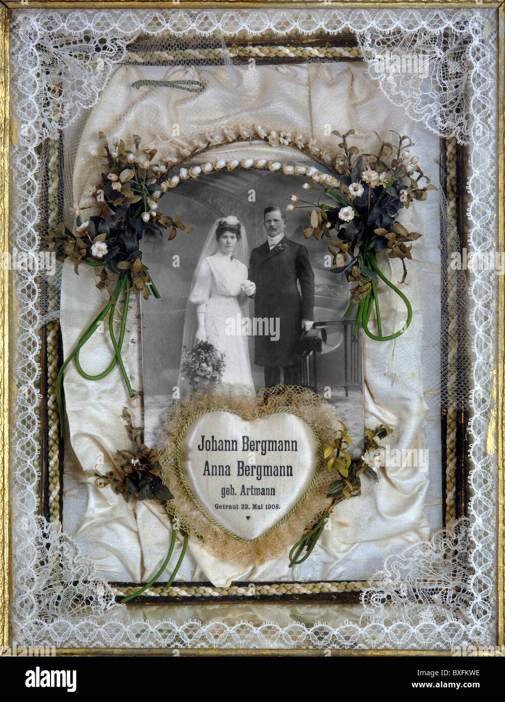 people, couples, bridal couple, bride and groom, Germany, 1908, Additional-Rights-Clearences-Not Available Stock Photo