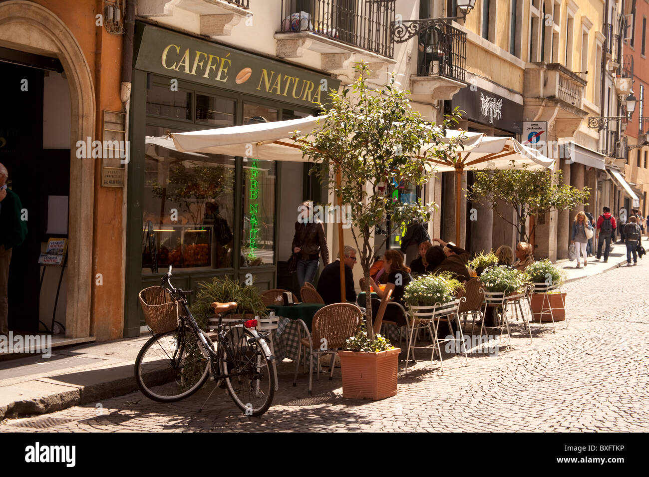 Vicenza cafe hi-res stock photography and images - Alamy