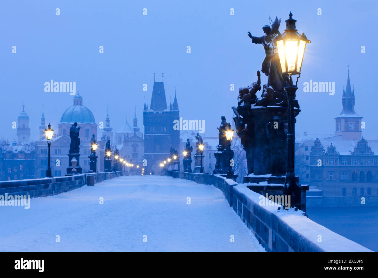 Charles bridge in winter prague hi-res stock photography and images - Alamy