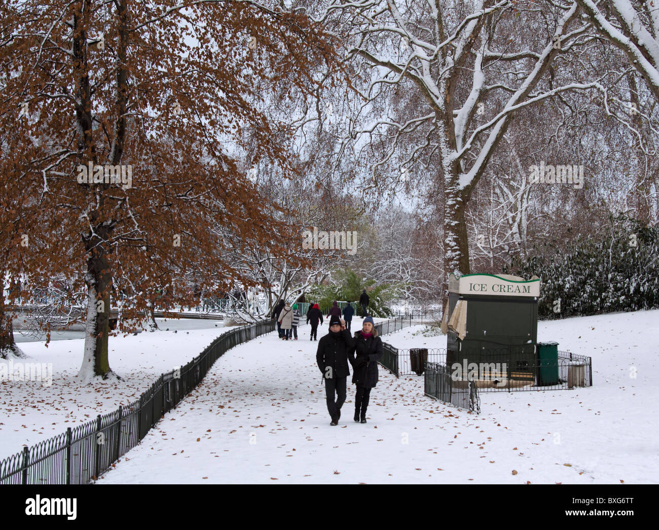 St james park london winter hi-res stock photography and images - Alamy