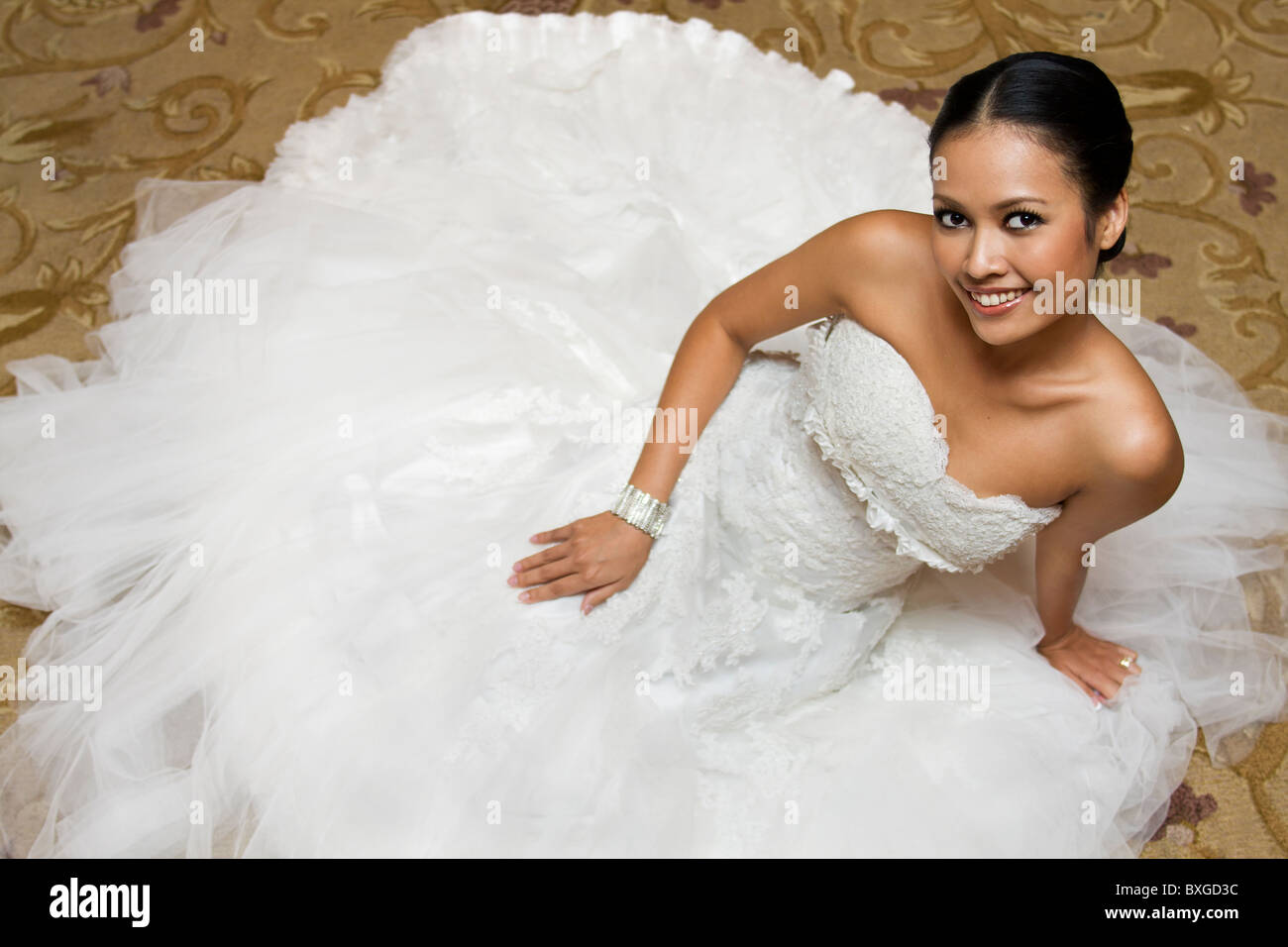 https://c8.alamy.com/comp/BXGD3C/beautiful-thai-bride-BXGD3C.jpg