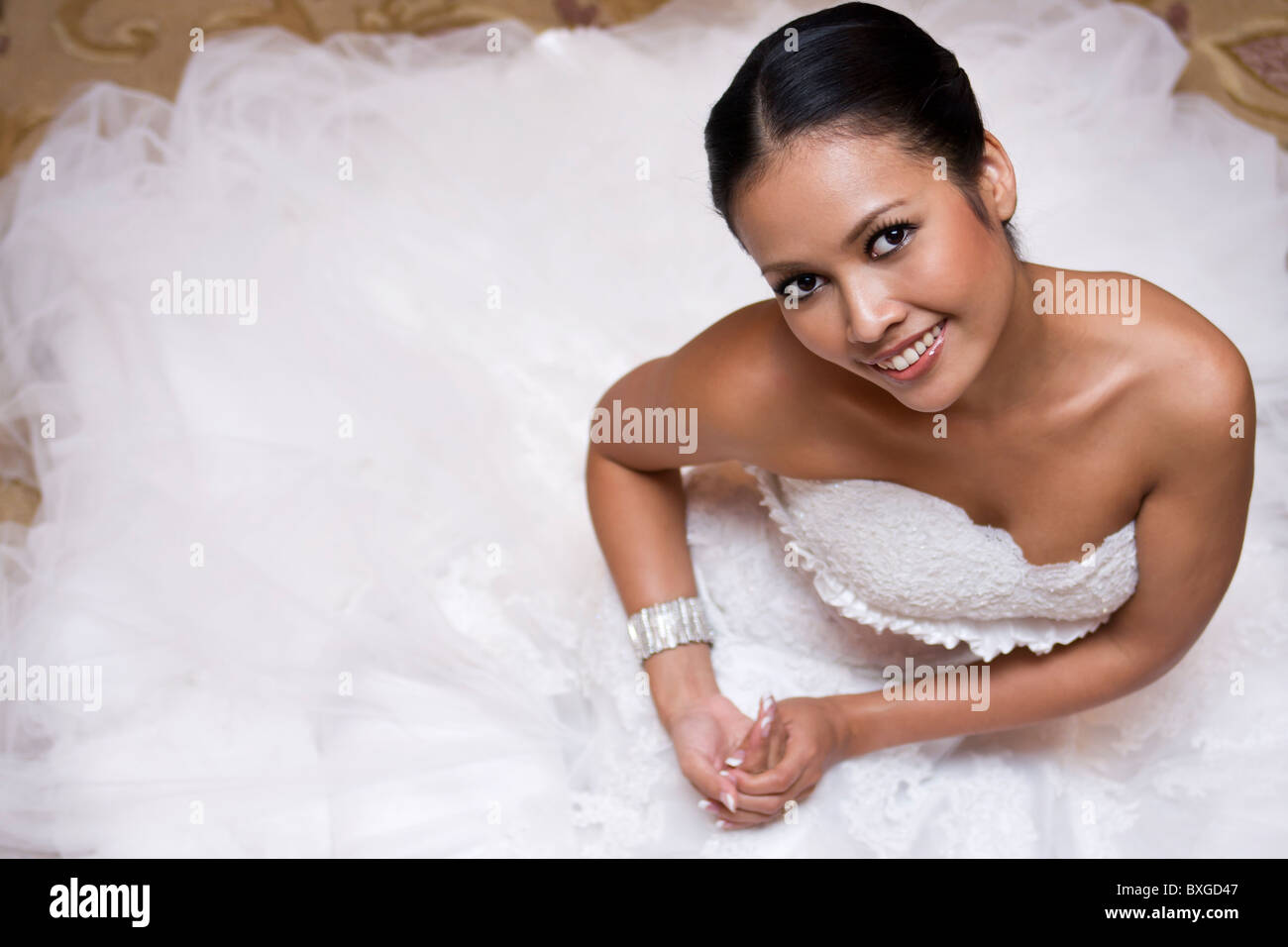 https://c8.alamy.com/comp/BXGD47/beautiful-thai-bride-BXGD47.jpg