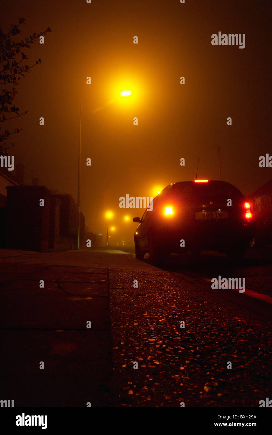 Dark parked car hi-res stock photography and images - Alamy