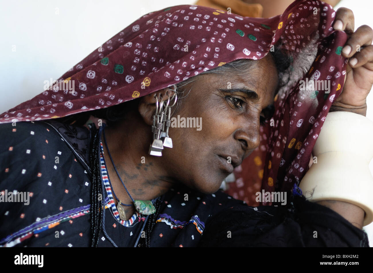 Indian tribal women portrait hi-res stock photography and images - Alamy