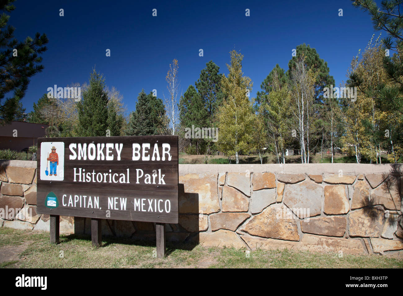 Smokey the bear hires stock photography and images Alamy