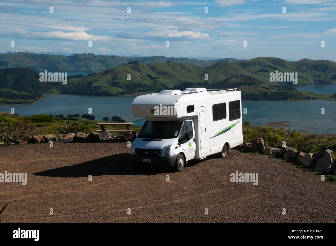 Campervan on Otago Peninsula on New Zealands South Island  Wohnmobil auf der Otago-Halbinsel auf der Südinsel von Neuseeland Stock Photo