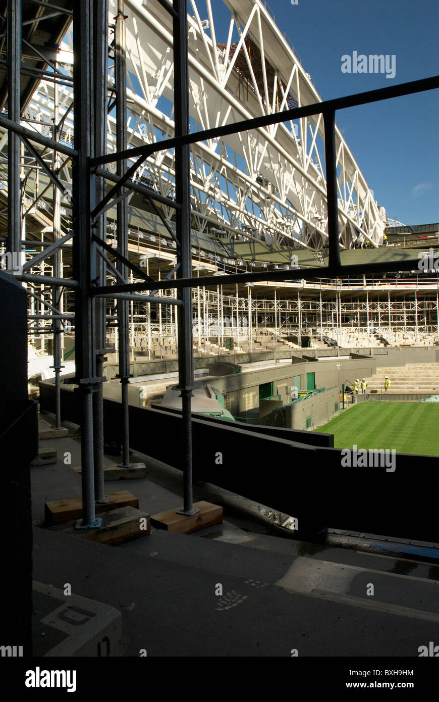 New roof trusses for new retractable roof of Centre Court All England Lawn Tennis Club Wimbledon London UK 2008 Stock Photo