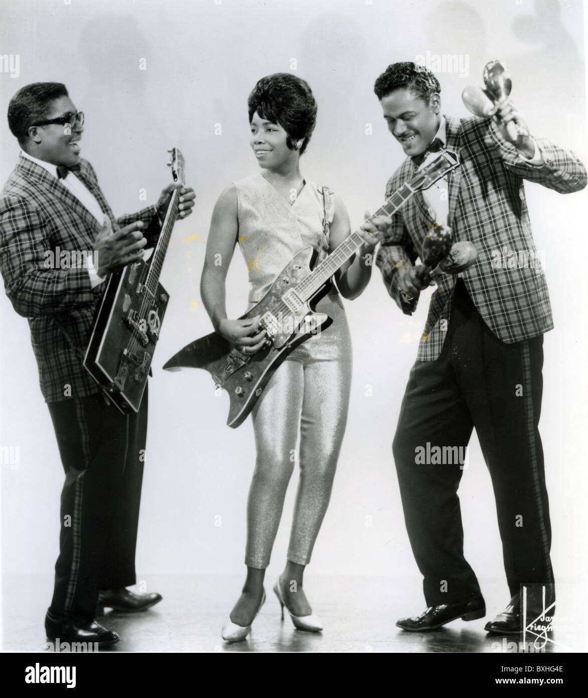 BO DIDDLEY US rock musician at left with The Duchess (Norma-Jean Wofford)  and Jerome Stock Photo - Alamy