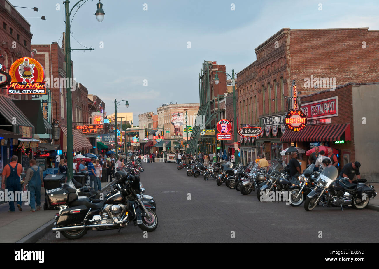 Beale Street, shops, bars, restaurants, evening Stock Photo - Alamy