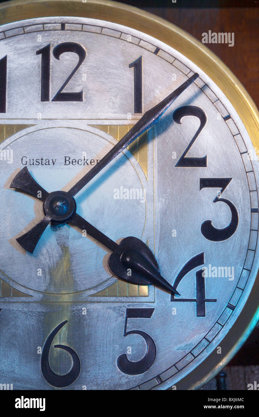 clocks, clock face, time ten after four, Germany, circa 1912