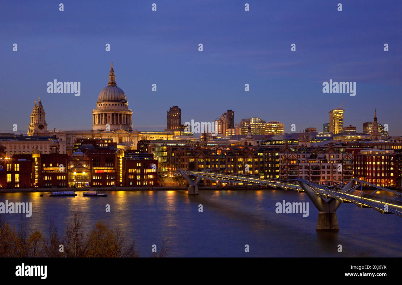 Night view of St .Paul's Cathedral and Millennium Bridge from Tate modern on south bank of Thames, London, England Stock Photo