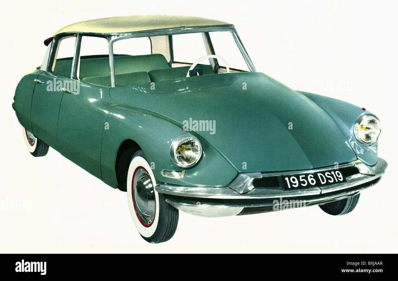 transport / transportation, car, vehicle variants, Citroen DS 19, presented in 1955, La Deesse, France, 1956, 1950s, 50s, 20th century, historic, historical, design, cult car, styling, streamlined, DS19, green, front wheel drive, four-door, four-door limousine, Made in France, clipping, cut out, cut-out, cut-outs, Additional-Rights-Clearences-Not Available Stock Photo