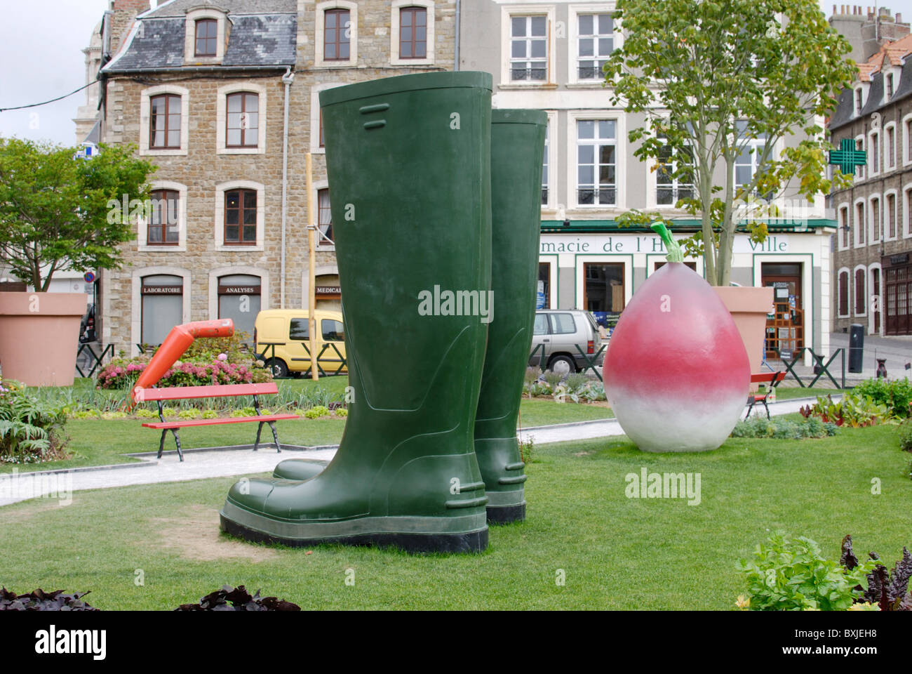 Sculpture of boots hi-res stock photography and images - Page 2 - Alamy