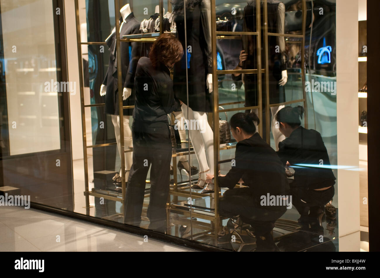 Discover 143+ window dressing meaning best jtcvietnam.edu.vn