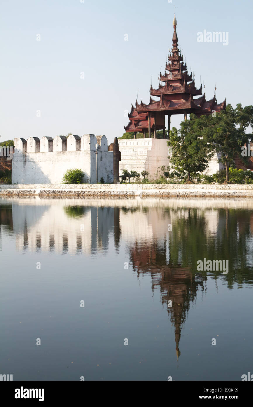 Walls Of The Mandalay Palace Stock Photo - Alamy