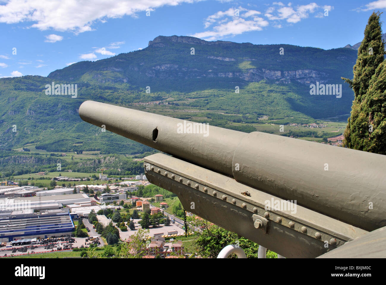 large caliber mortars used in World War II Stock Photo Alamy