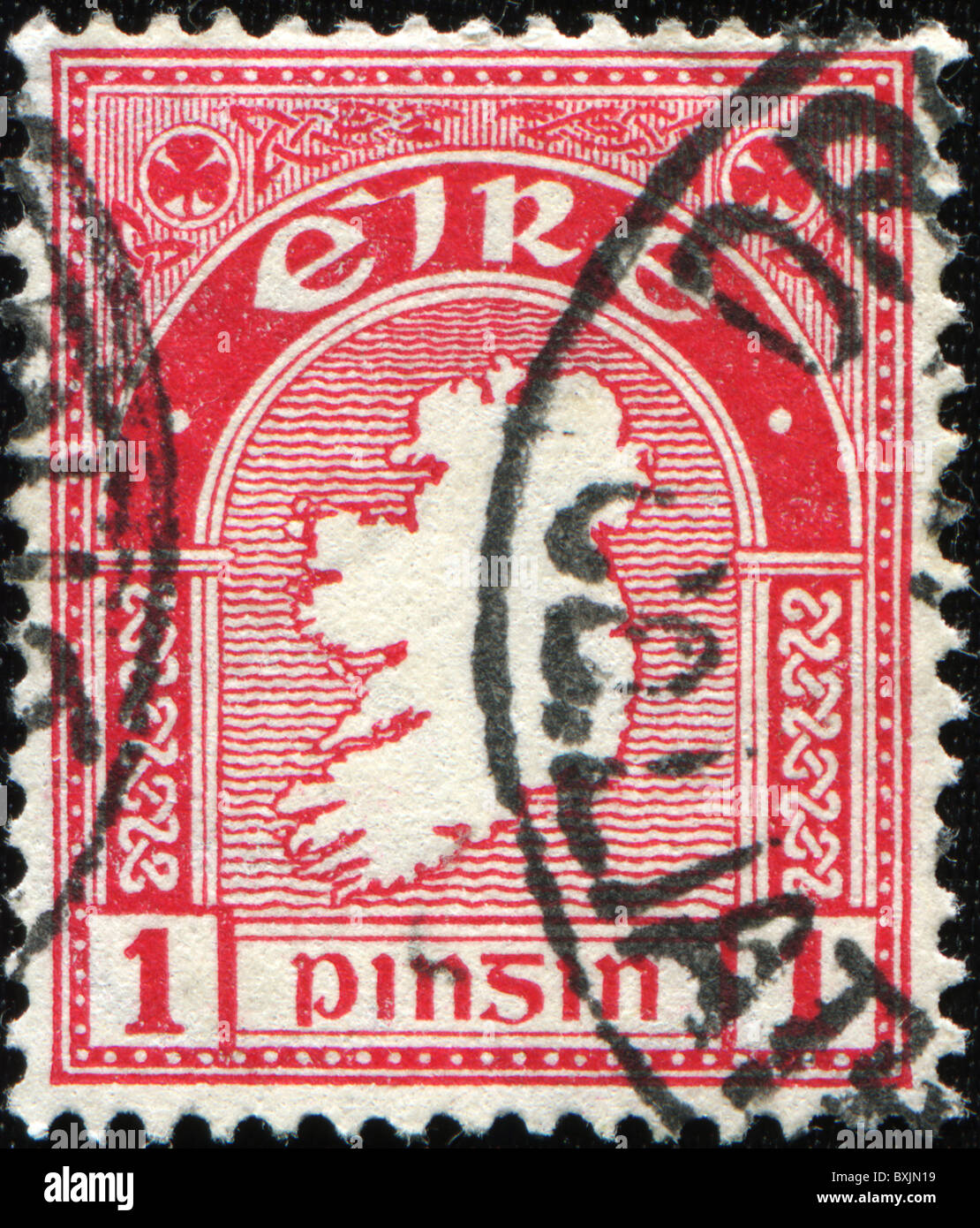 IRELAND - CIRCA 1922: A stamp printed in Ireland shows map of Ireland, First Definitive Series (low values), circa1922 Stock Photo