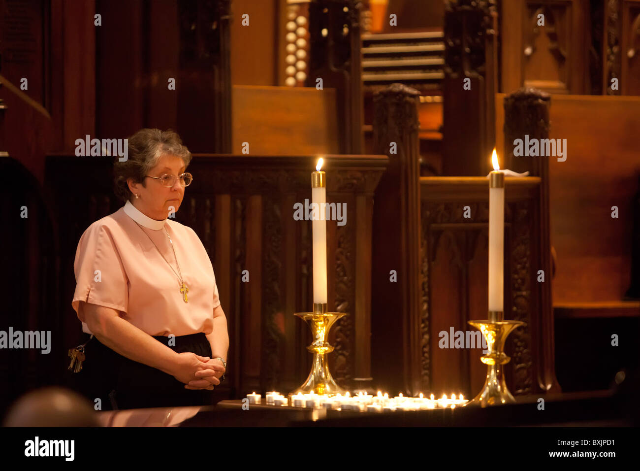 Candle Lighting at Homeless Persons' Memorial Day Stock Photo Alamy
