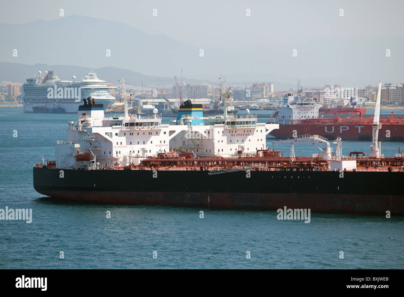 Ship To Ship Transfer Of Crude Oil High Resolution Stock Photography and Images Alamy