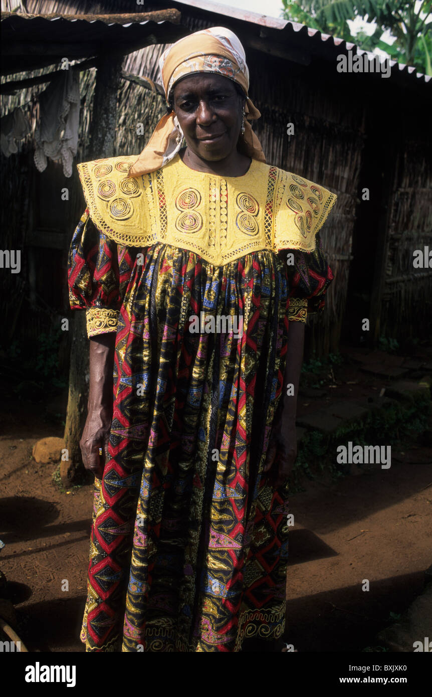 Bubi woman with traditional dress.MOCA South Bioko Island  EQUATORIAL GUINEA Stock Photo