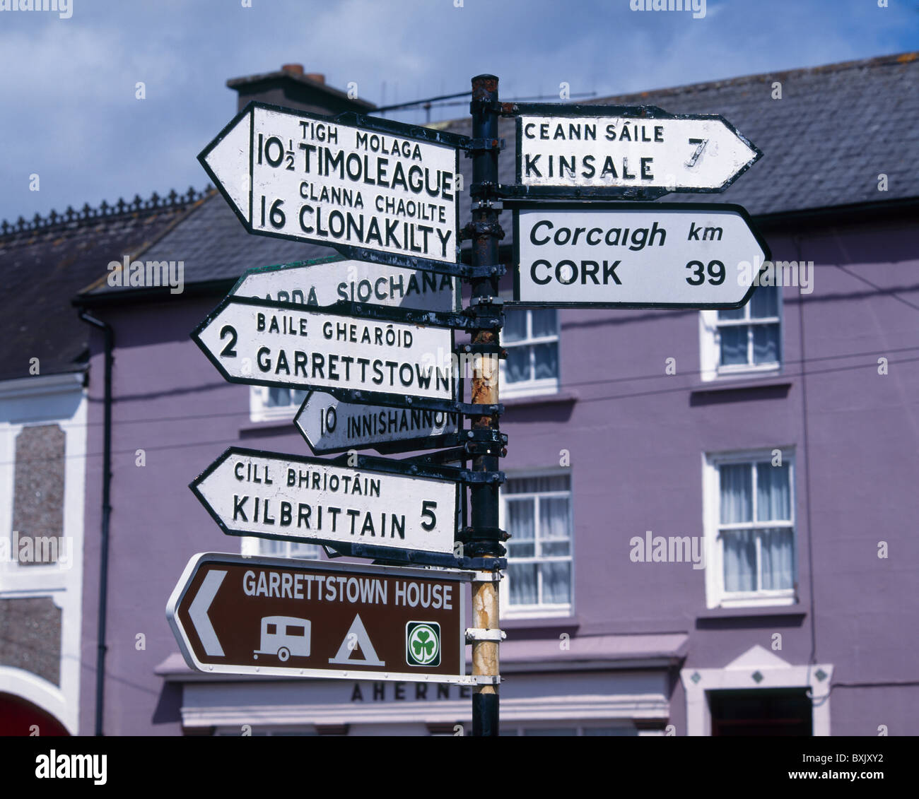 Ireland road signs hires stock photography and images Alamy