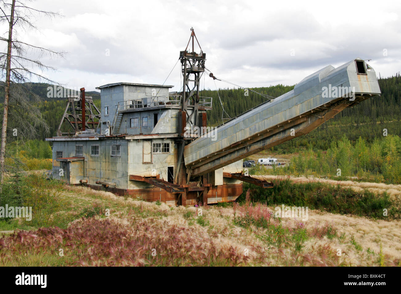Alaska gold dredge hires stock photography and images Alamy