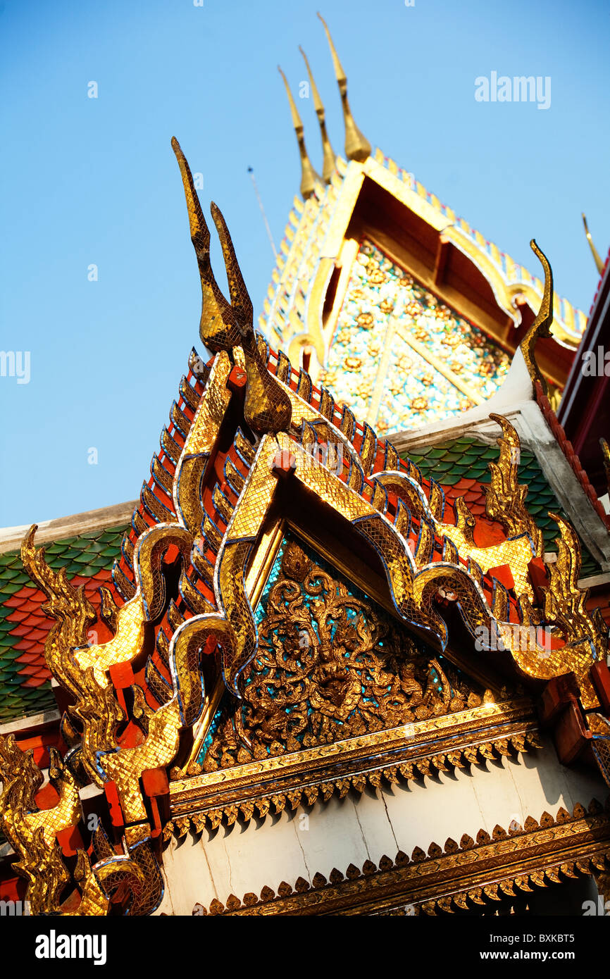 Wat Pho also known as Wat Phra Chetuphon or The Temple of the Reclining ...