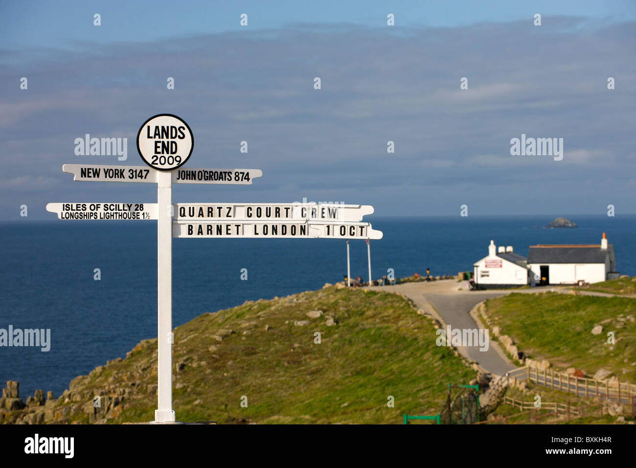 Famous lands end signpost hi-res stock photography and images - Alamy
