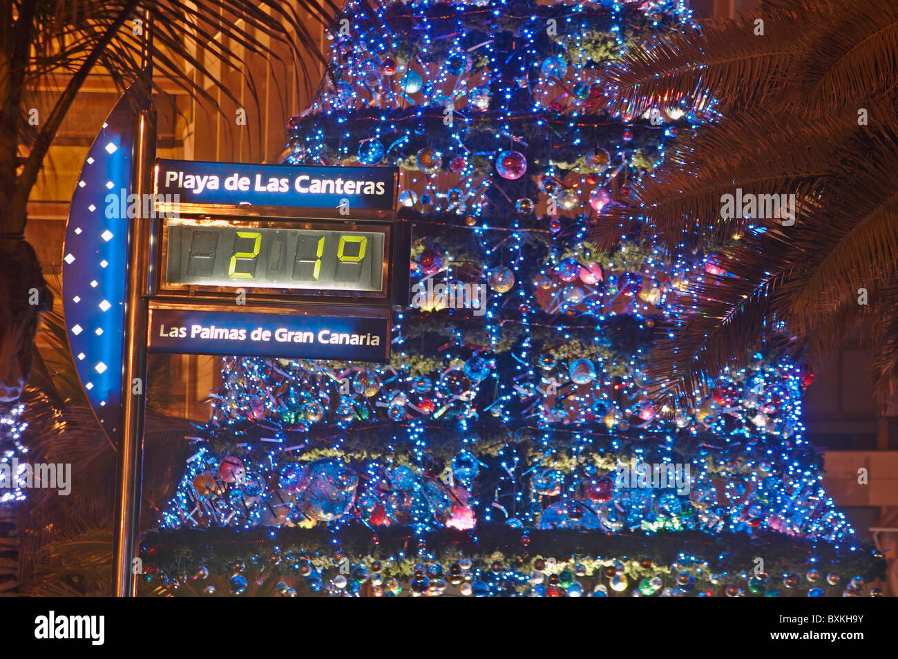 Christmas Tree & Digital Temperature Display Stock Photo Alamy